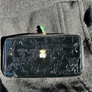 Tousti  Black Embossed Zip Wallet